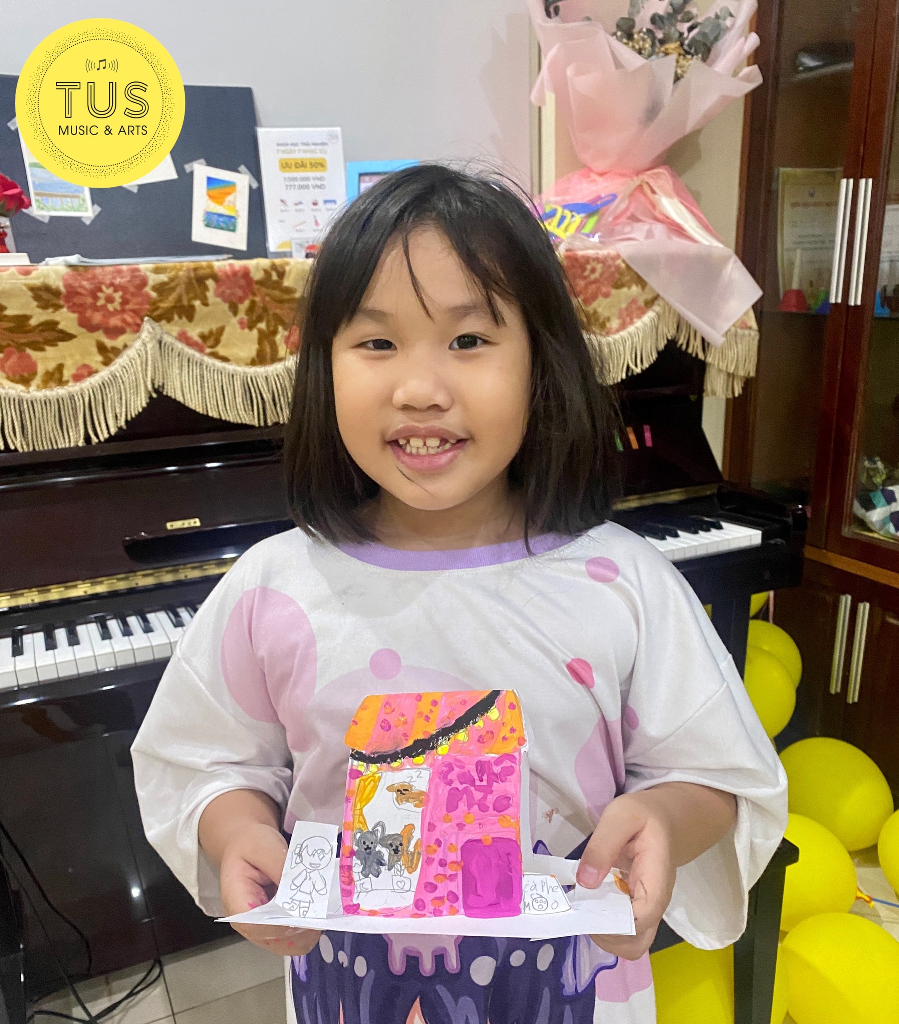 Bạn Tỏi Hà My lớp vẽ Montessori